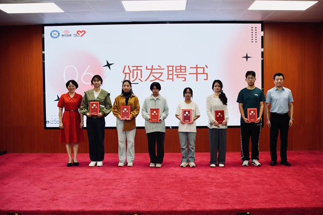 题剧本杀体验馆在福建江夏学院启用j9九游真人游戏第一品牌防艾主(图4) 题剧本杀体验馆在福建江夏学院启用j9九游真人游戏第一品牌防艾主(图4)